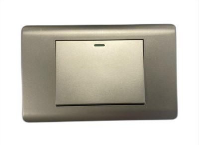 Spínač domácej zásuvky